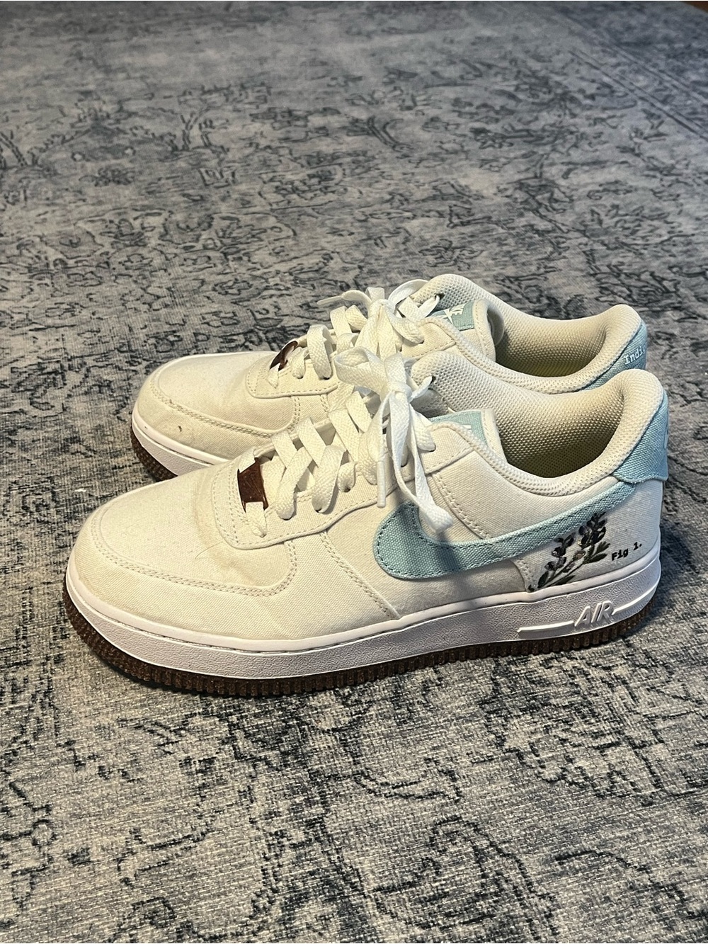 NIKE AirForce One Indigo with fig flower